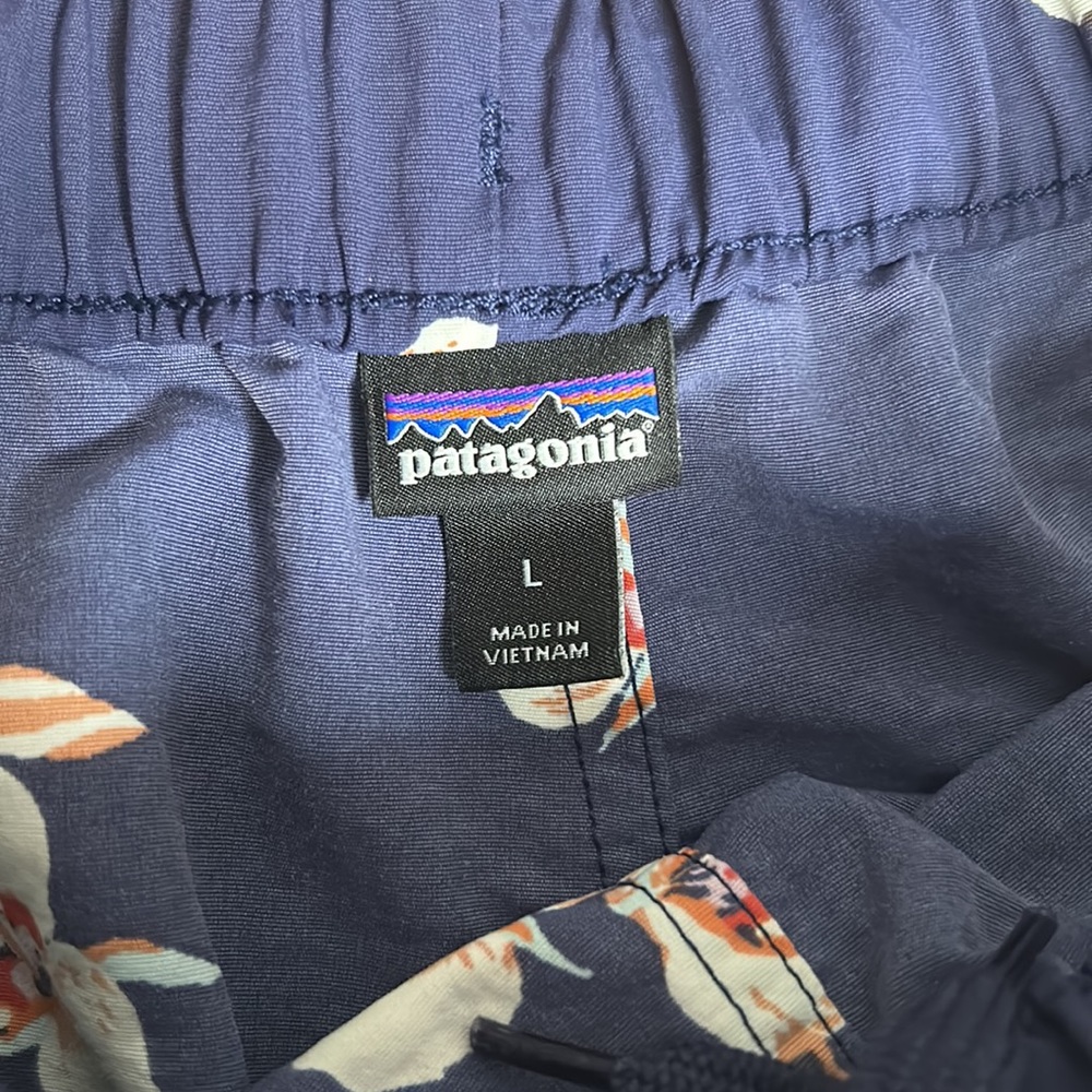 Floral Patagonia Shorts - Picture 4 of 10